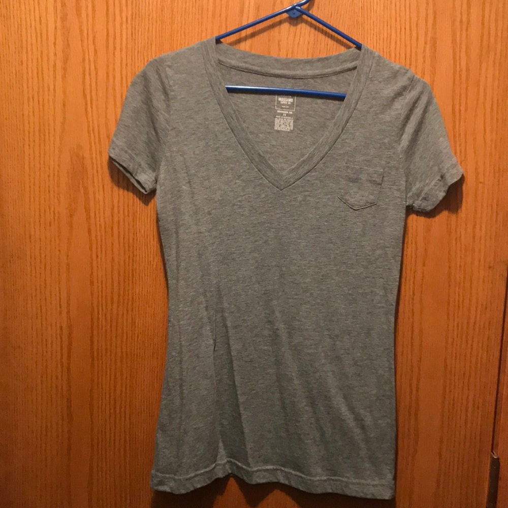 Gray Mossimo Supply Co. Boyfriend Tee.