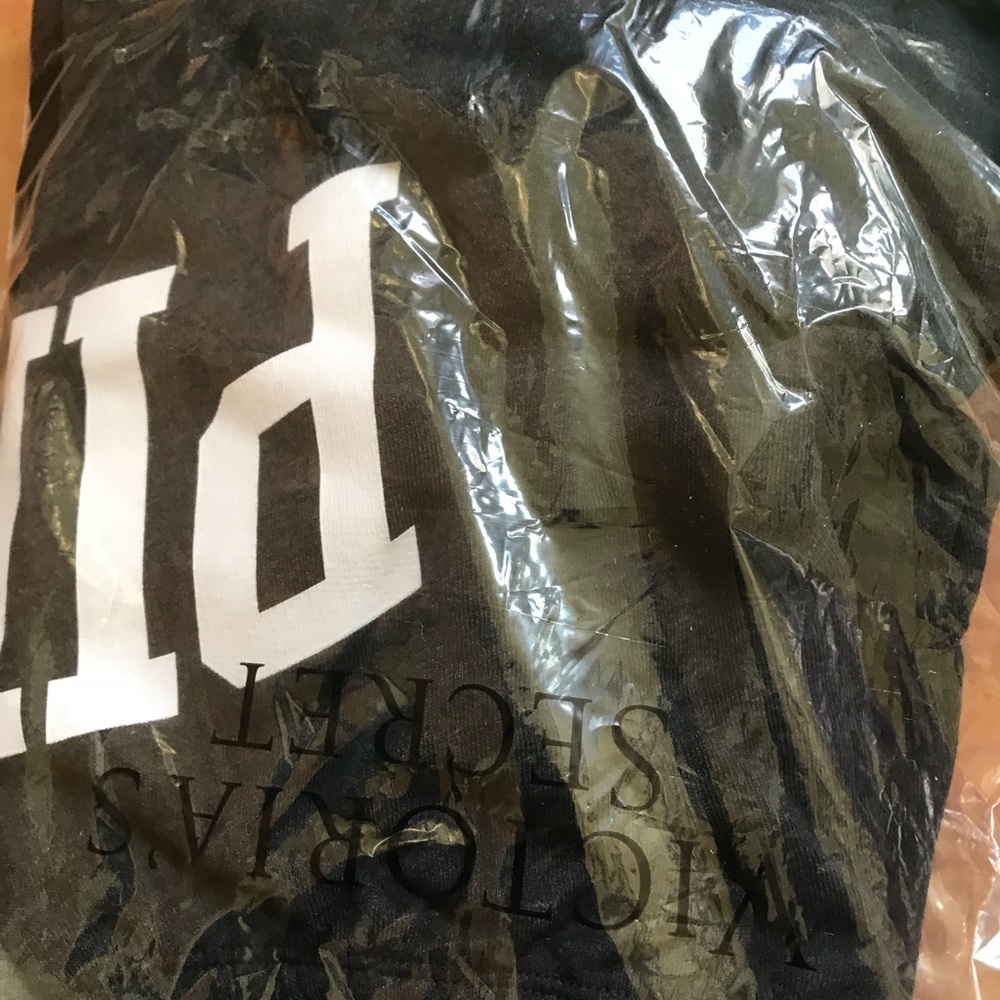 NIP VS PINK CAMPUS CREW DISTRESSED TUNIC LENGTH - Picture 3 of 4