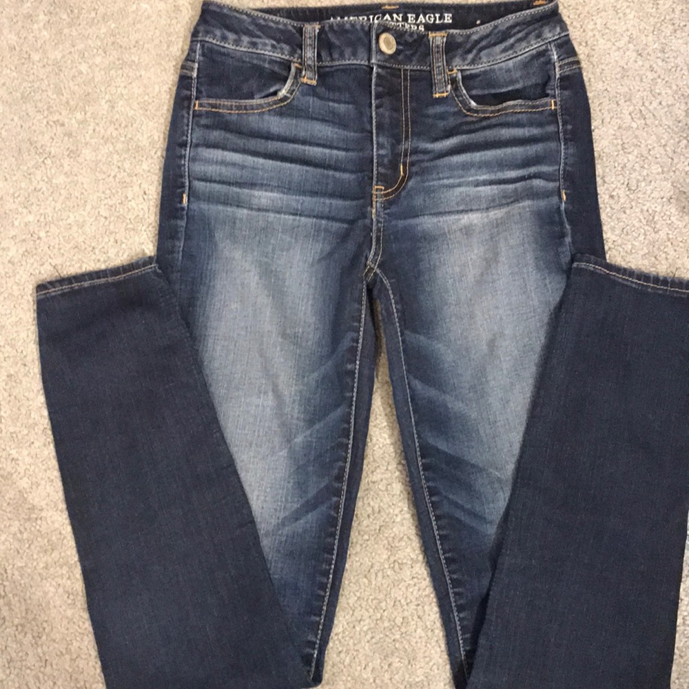 Dark wash American eagle jeans