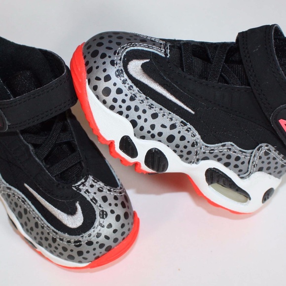 Nike Children's Sneakers "24" Black & Gray Size 5C - Picture 1 of 6
