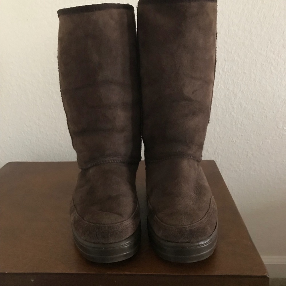 UGG TALL WOMAN BOOTS 7W - Picture 1 of 8