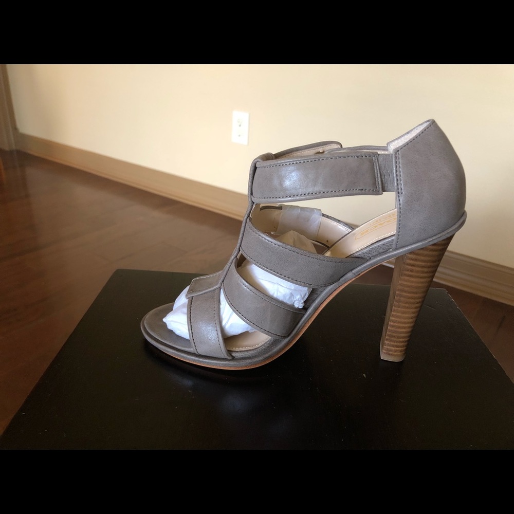 NWOT Coach Sandal heels (taupe/gray) color. New!