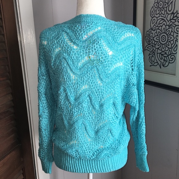 NWT Lilly Pulitzer Larissa Sweater Size XS/S - Picture 2 of 4