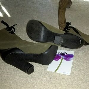 NEW KELSI DAGGER BOOTS