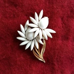 Vintage Trifari Brooch