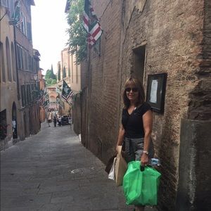 Meet your Posher, Angela