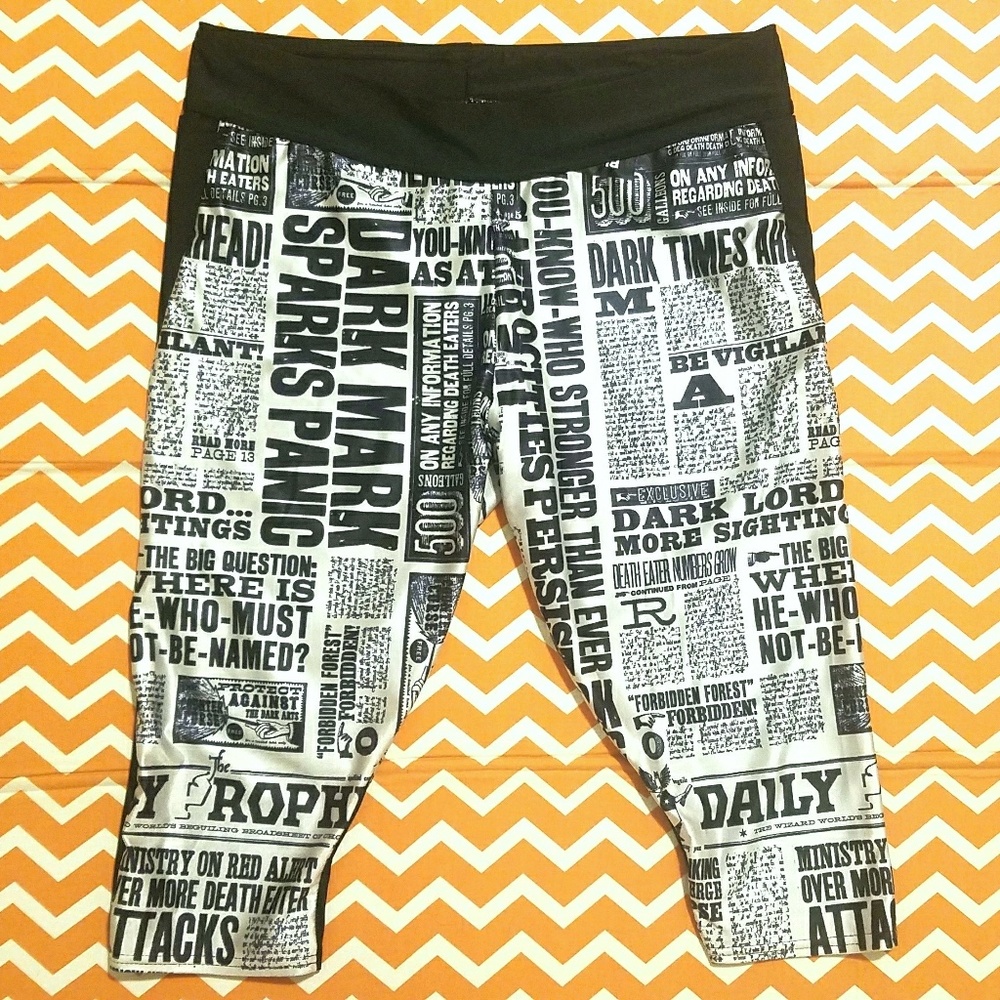 Harry Potter Newspaper Capri Leggings
