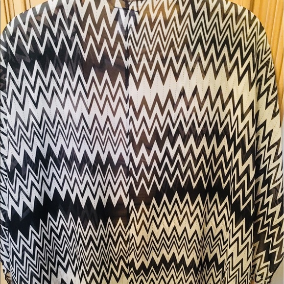 🦋 Dots sheer geometric cover jacket - Picture 3 of 5