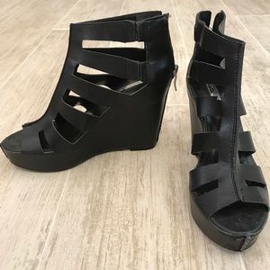 *Worn 1 Time* BCBG Black Platform Heels Size 7