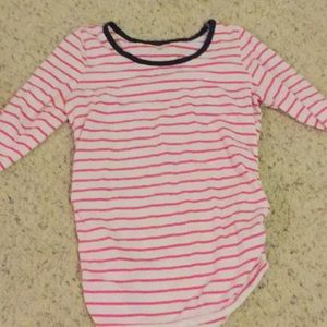 Quarter length maternity shirt