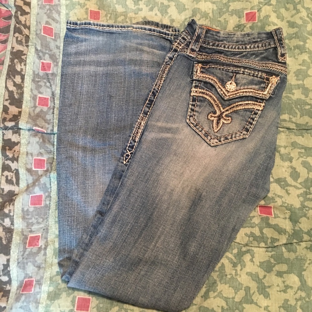 Rock Revivals size 28 boot cut jeans