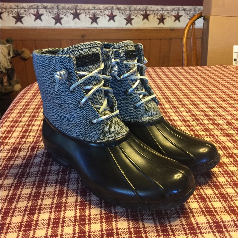 Sperry Saltwater Duck Boot Y6 W7.5