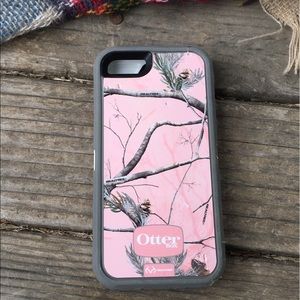 •Otter Box | Pink Realtree Case•