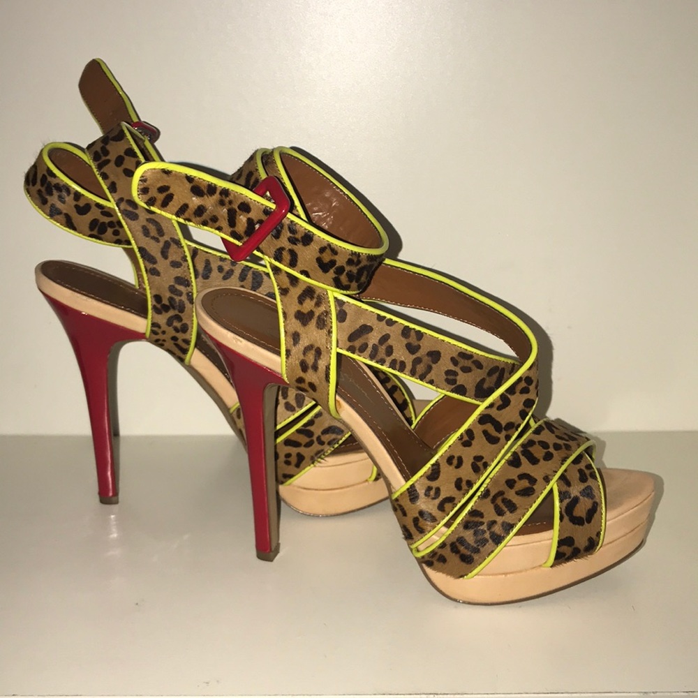 Jessica Simpson Platform Heels. Lightly worn 8 1/2