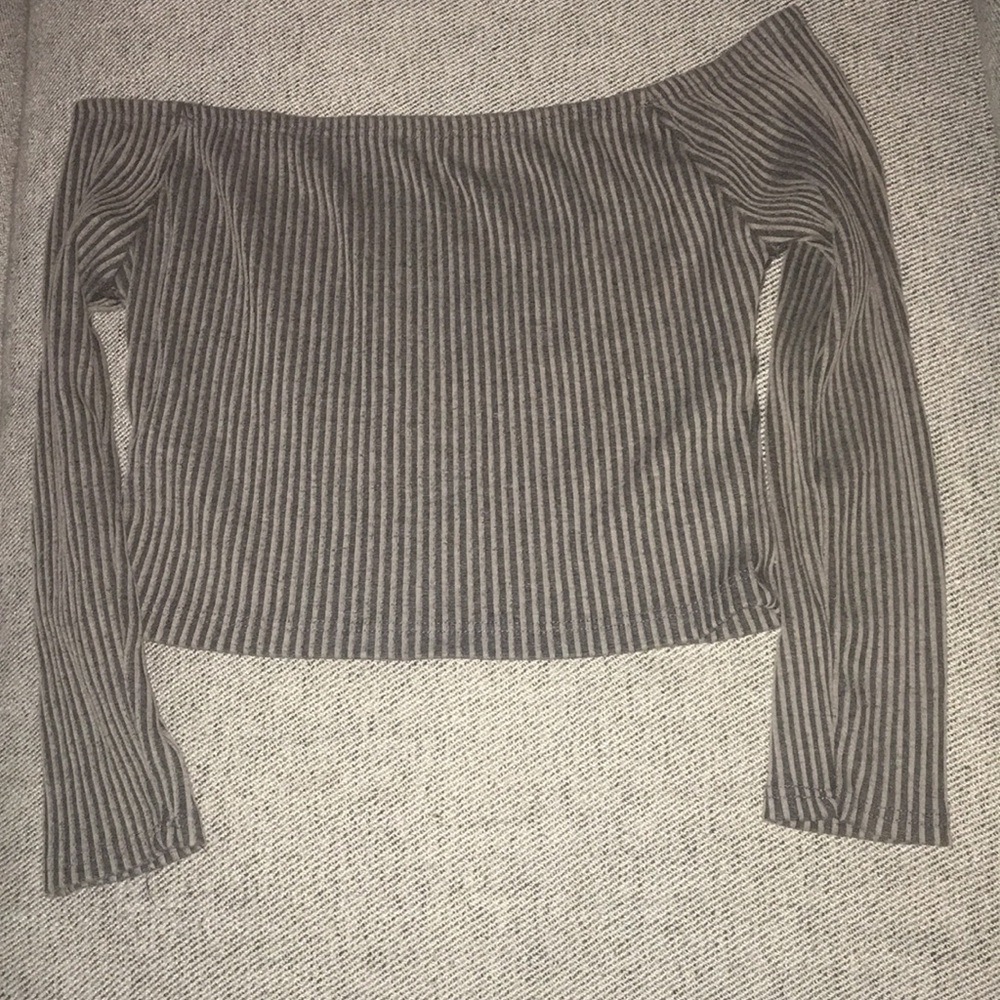 Angl Off the shoulder crop top