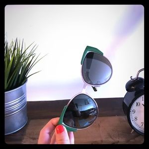 Aldo sunnies! Green with gold and mirror frames😎