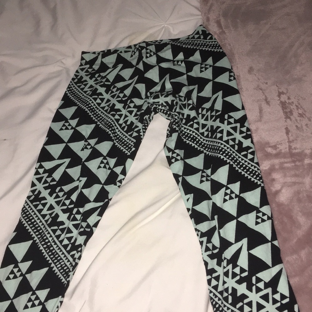 Light blue and black leggings