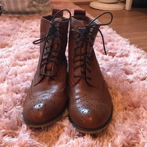 Oxford boots