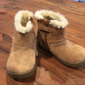 New Stride Rite Toddler tan suede boots