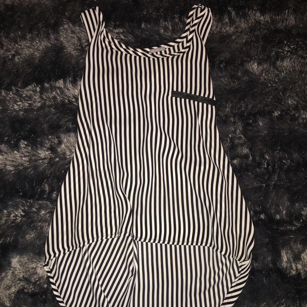 Forever 21 Hi-Low Tank - Size M 🌚🌚🌚