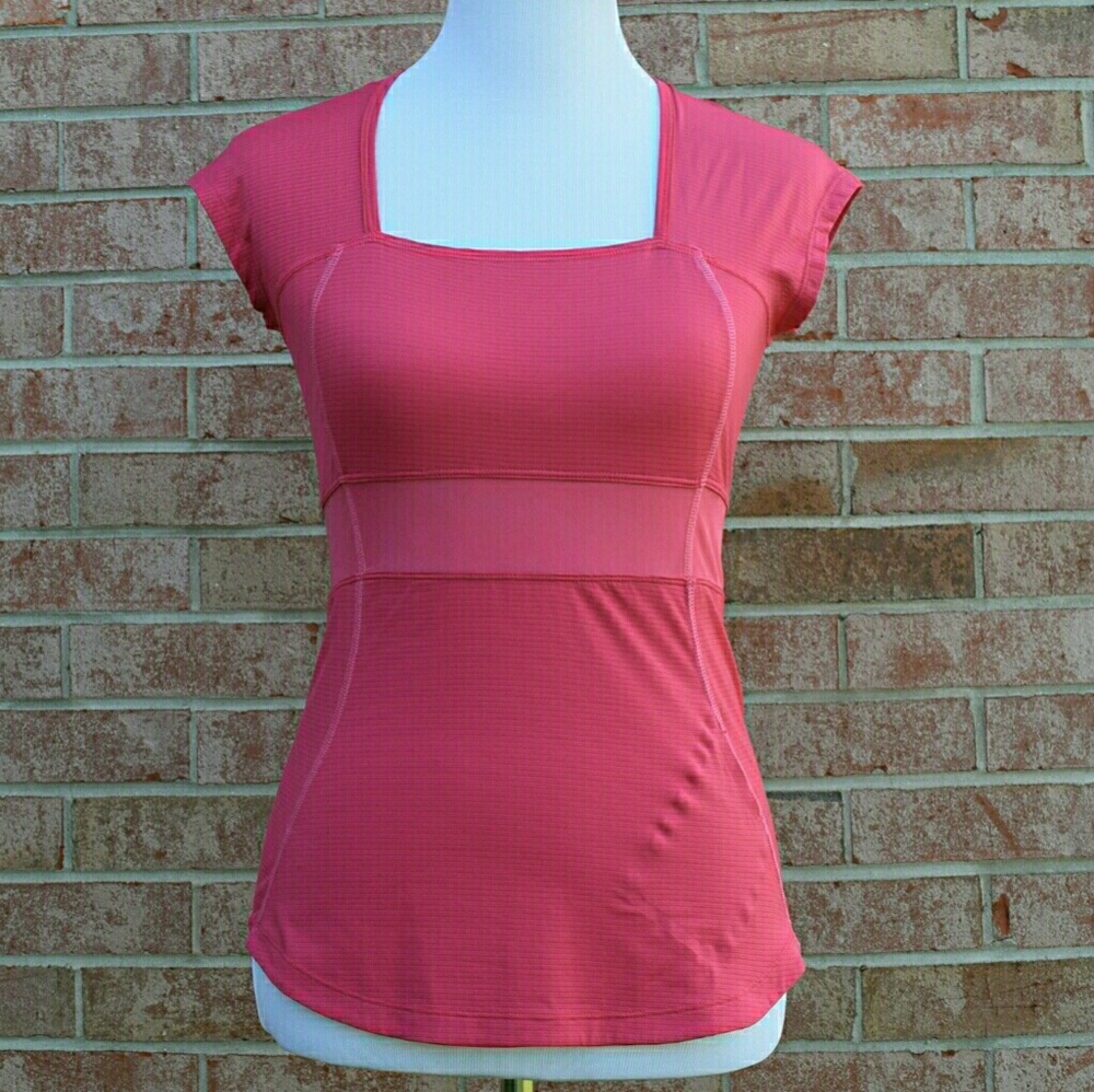 Lululemon mesh red top❤ ️