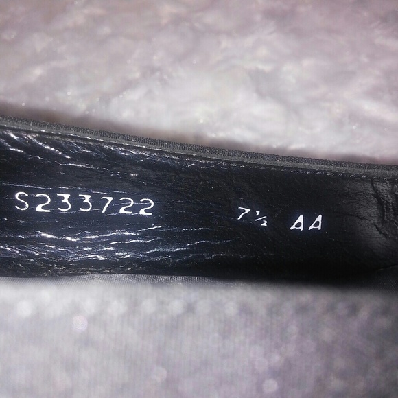 Stuart Weitzman Black Suede Marymid Pumps 7 1/2New - Picture 7 of 7