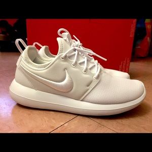 White Roshe Two Breathe