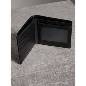 burberry wallet id window