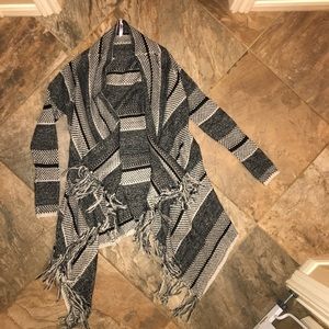 Long cardigan sweater with fringe