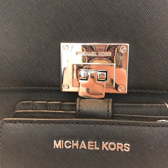 🎁Michael Kors Black Satchel and Wallet🎁 - Picture 2 of 8