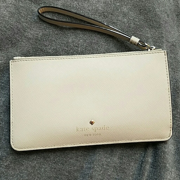 kate spade Handbags - Kate Spade Wristlet Wallet