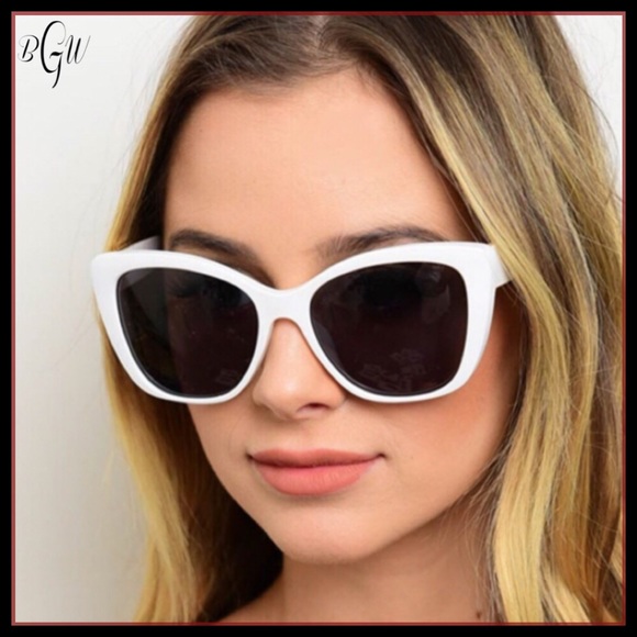 Celebrity Eyewear Accessories - Adorable CATEYE Oversized Sunglasses UV