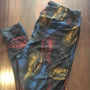 TC feather Lularoe Leggings