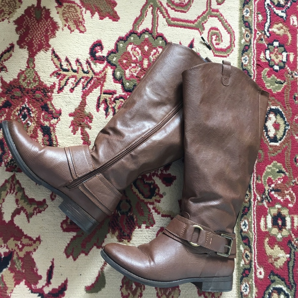 Riding boots