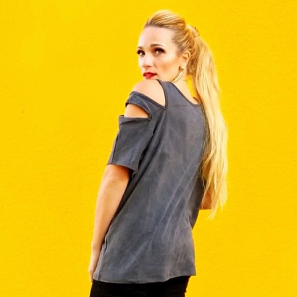 COFFEE-FRIENDS-WEEKENDS TSHIRT - Picture 3 of 4