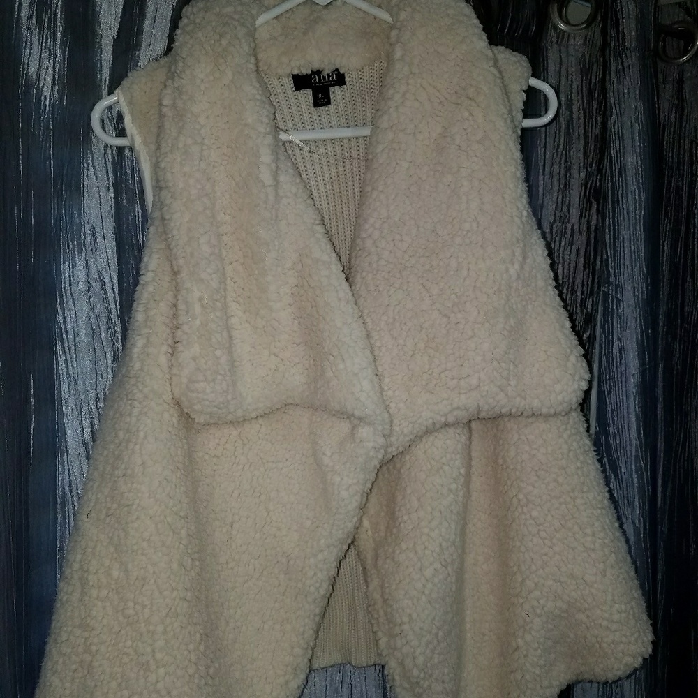 NWT flowy cozy vest