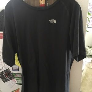 The North-face Mountain Athletics XL t-shirt