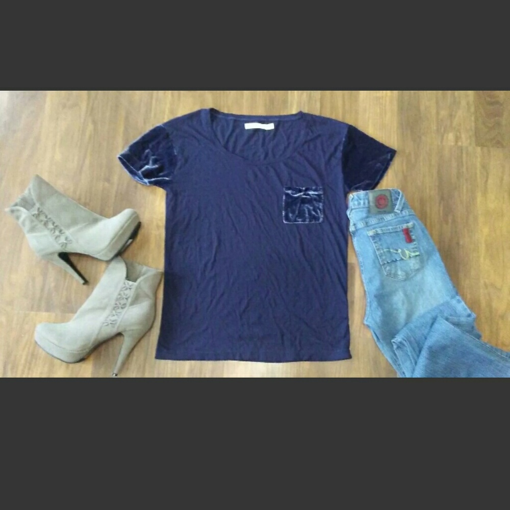 Hi-Line Womens Velour Pocket & Sleeve Navy T-shirt