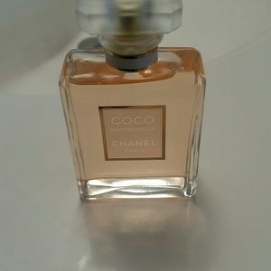 Chanel perfume