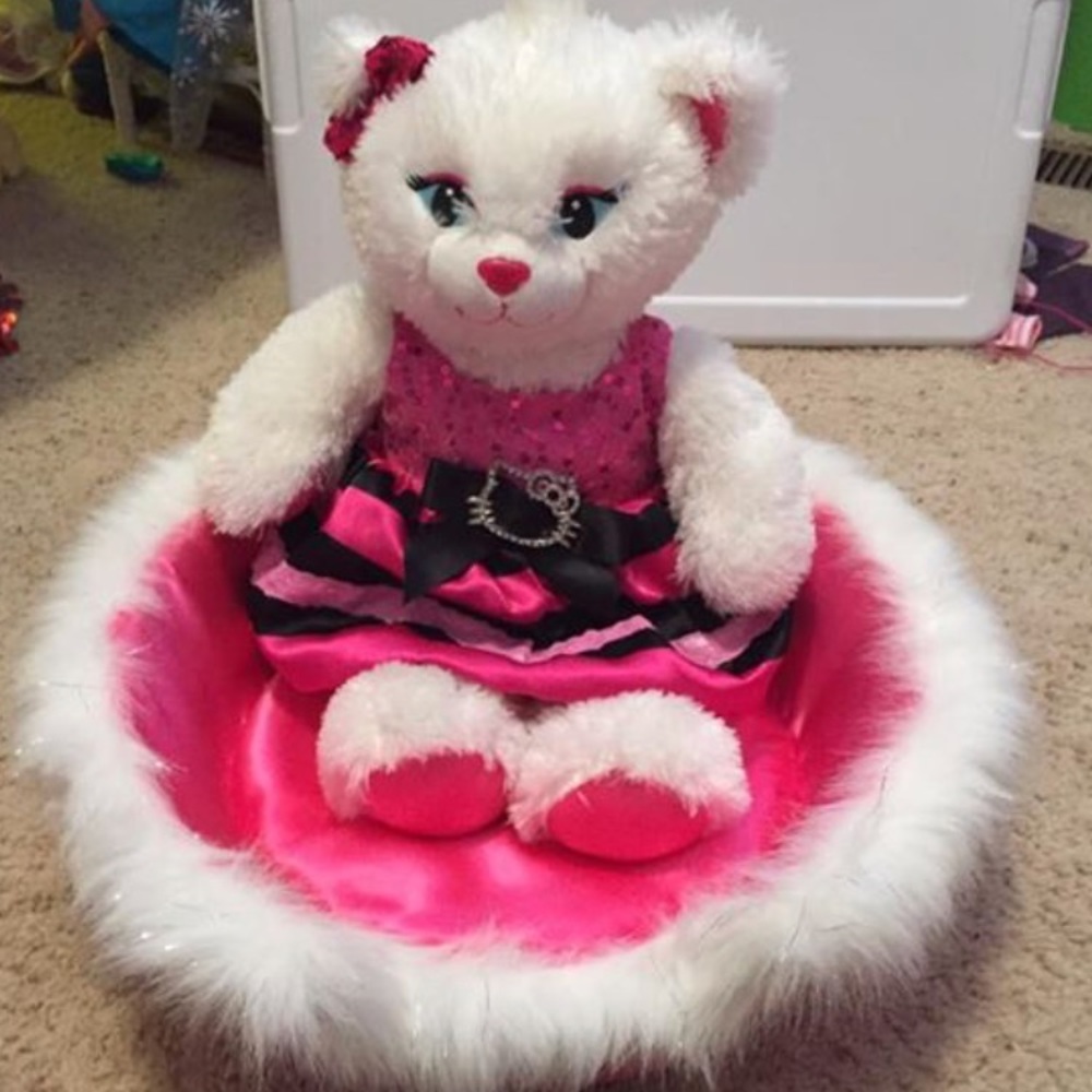Build a Bear kitty w/Hello Kitty outfit/shoes/bed