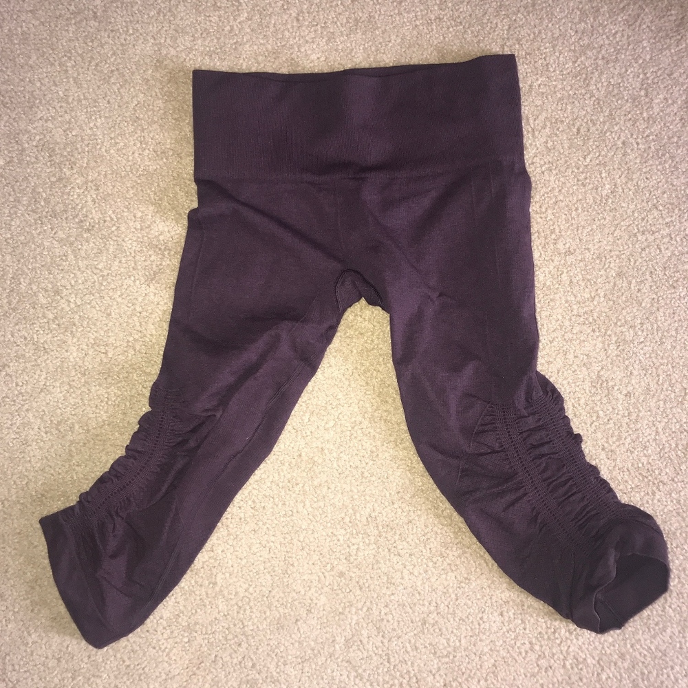 Lululemon ebb & flow cropped leggings maroon