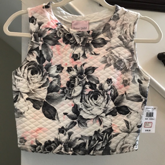 Romeo and Juliet Floral Crop Top - Picture 2 of 6