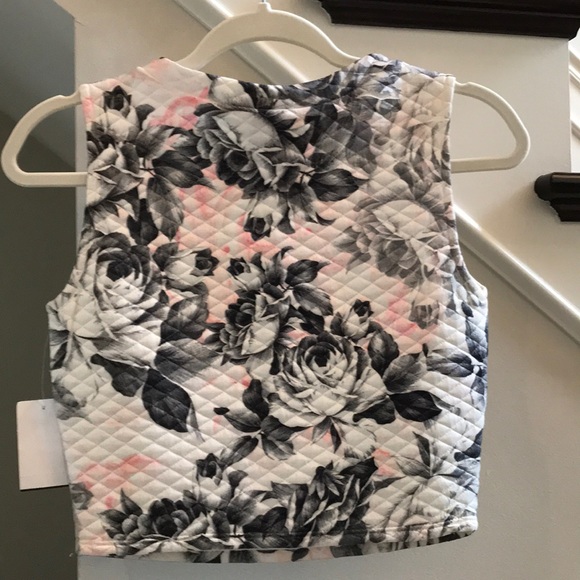 Romeo and Juliet Floral Crop Top - Picture 4 of 6