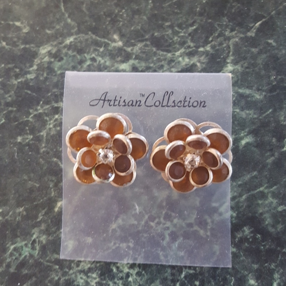 Artisan collection flower stud earrings