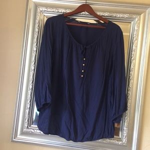 2x navy blue top