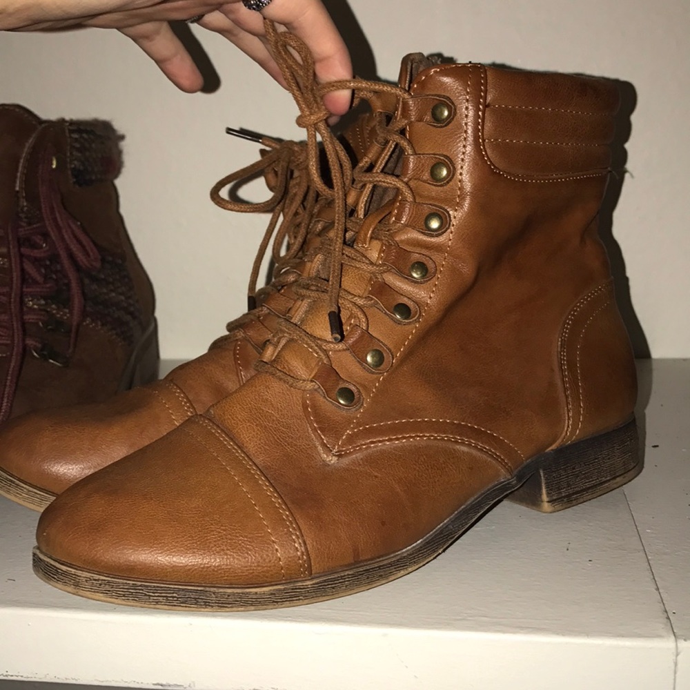 Combat boots no flaws !