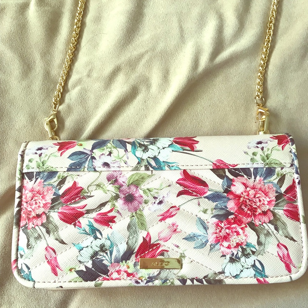 CLOSET CLEAR OUT! ✨ALDO wallet/crossbody NEW!