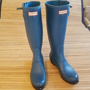 Black and blue tall hunter rain boots size 10