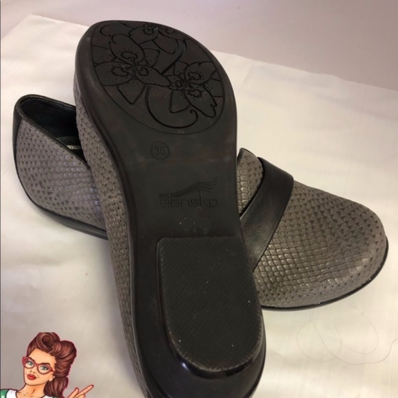 New Dansko Oksana Grey Snake Loafer Size 36M - Picture 5 of 6