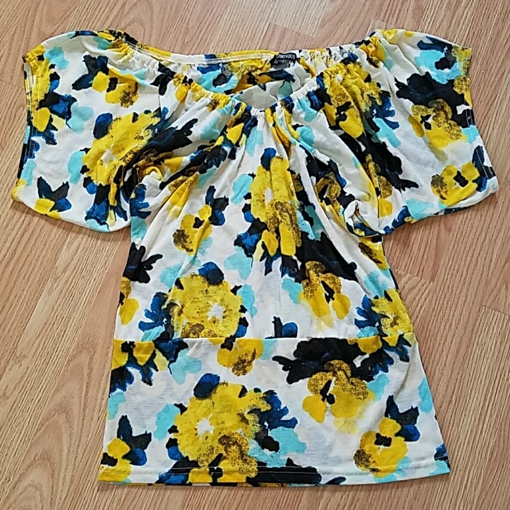 Overall Floral Print Off the Shoulder Top